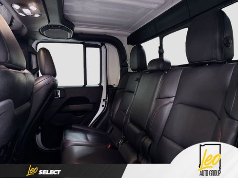 Used 2021 Jeep Gladiator Rubicon w/ Dual Top Group AWD/4WD image 24