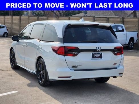 Used 2023 Honda Odyssey Sport image 3