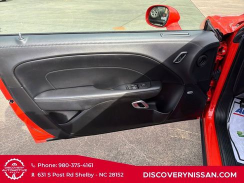 Used 2023 Dodge Challenger SXT w/ Plus Package image 11