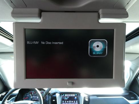 Used 2020 Chevrolet Suburban LT image 26