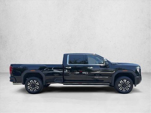 Used 2024 GMC Sierra 2500 Denali Ultimate w/ Max Trailering Package AWD/4WD image 7