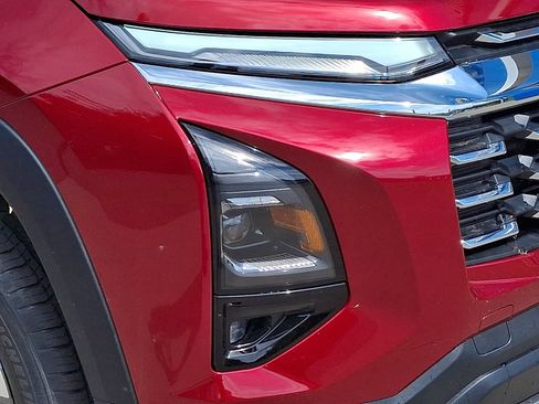 New 2026 Chevrolet Equinox LT w/ Convenience Package II AWD/4WD image 9