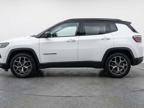 Used 2025 Jeep Compass Limited image 5