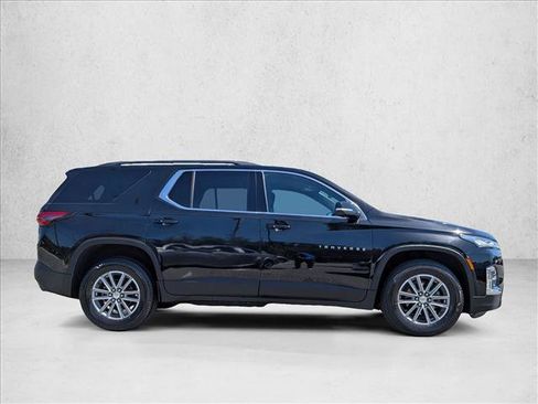 Used 2023 Chevrolet Traverse LT FWD image 4