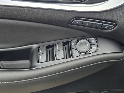 Used 2023 Buick Enclave Avenir w/ Avenir Technology Package image 21