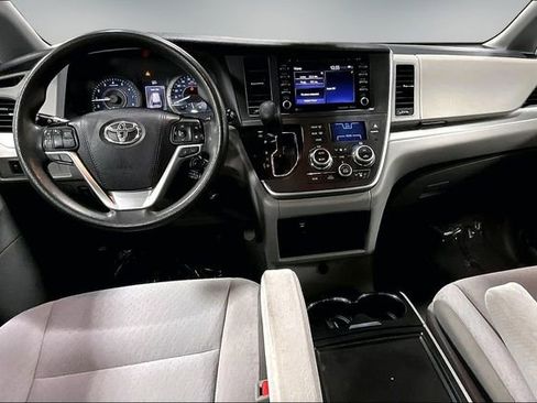 Used 2020 Toyota Sienna LE AWD/4WD image 8
