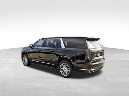 Used 2023 Cadillac Escalade ESV Premium Luxury image 3