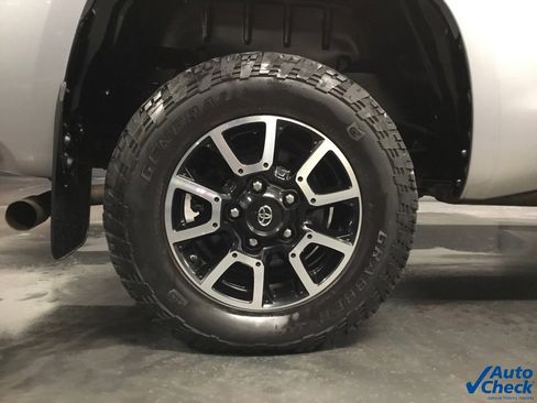 Used 2017 Toyota Tundra SR5 image 25