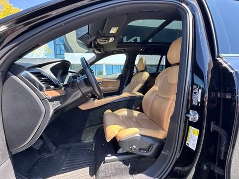 Used 2017 Volvo XC90 T6 Inscription w/ Vision Package AWD/4WD image 9