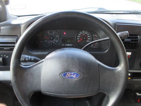 Used 2007 Ford F550 2WD Regular Cab Super Duty image 35