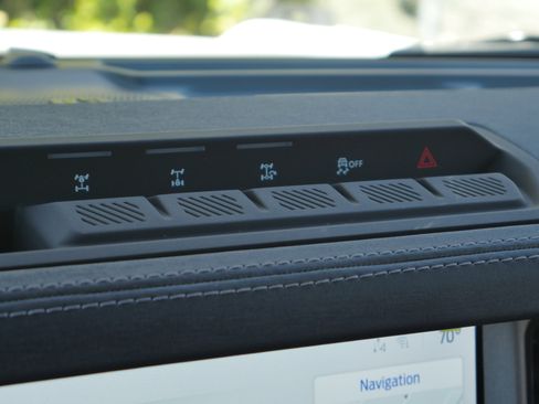 New 2026 Ford Bronco Outer Banks w/ Sasquatch Package AWD/4WD image 11