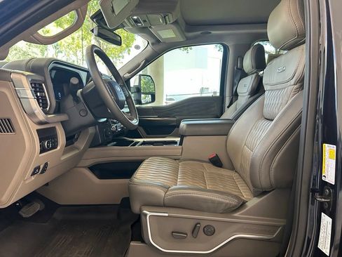 Used 2025 Ford F450 Platinum w/ Platinum Plus Package AWD/4WD image 6