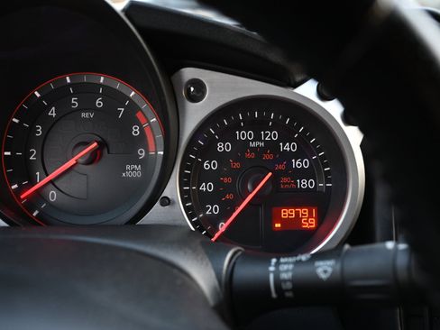 Used 2010 Nissan 370Z Coupe image 30