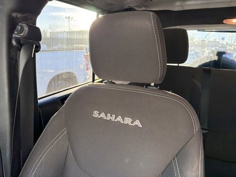 Used 2018 Jeep Wrangler Unlimited Sahara image 49