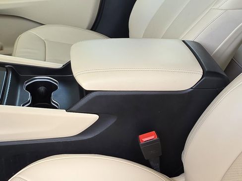 Used 2025 Jeep Grand Cherokee Limited w/ Luxury Tech Group II image 9