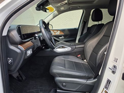 Used 2024 Mercedes-Benz GLE 350 4MATIC image 5
