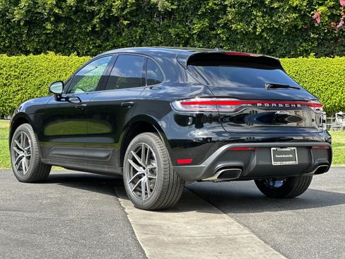 Used 2026 Porsche Macan AWD/4WD image 3