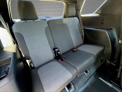 Used 2022 Chevrolet Traverse LT AWD/4WD image 17