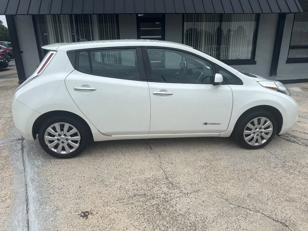 Used 2015 Nissan Leaf S w/ Charge Package FWD image 8