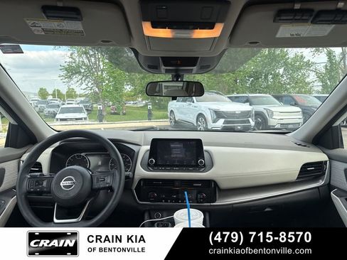 Used 2021 Nissan Rogue SV FWD image 10