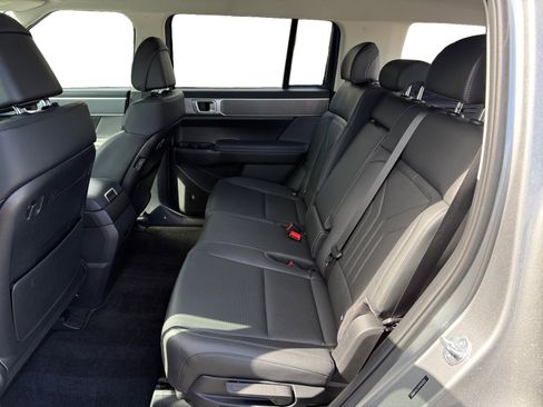 Used 2025 Hyundai Santa Fe SEL FWD image 16