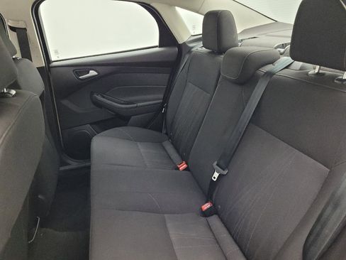 Used 2017 Ford Focus SE image 18
