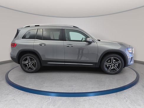 New 2026 Mercedes-Benz GLB 250 image 4