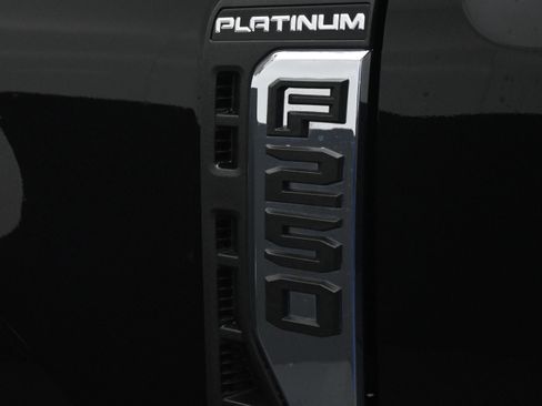 Used 2024 Ford F250 Platinum AWD/4WD image 15