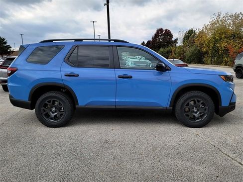 New 2025 Honda Pilot TrailSport image 7