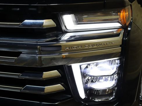 Used 2022 Chevrolet Silverado 3500 High Country AWD/4WD image 14