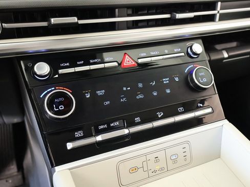 Used 2025 Hyundai Santa Fe SEL image 7