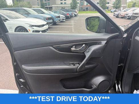 Used 2020 Nissan Rogue SL AWD/4WD image 12