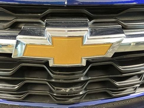 Used 2024 Chevrolet Trax LT w/ Sunroof Package FWD image 8