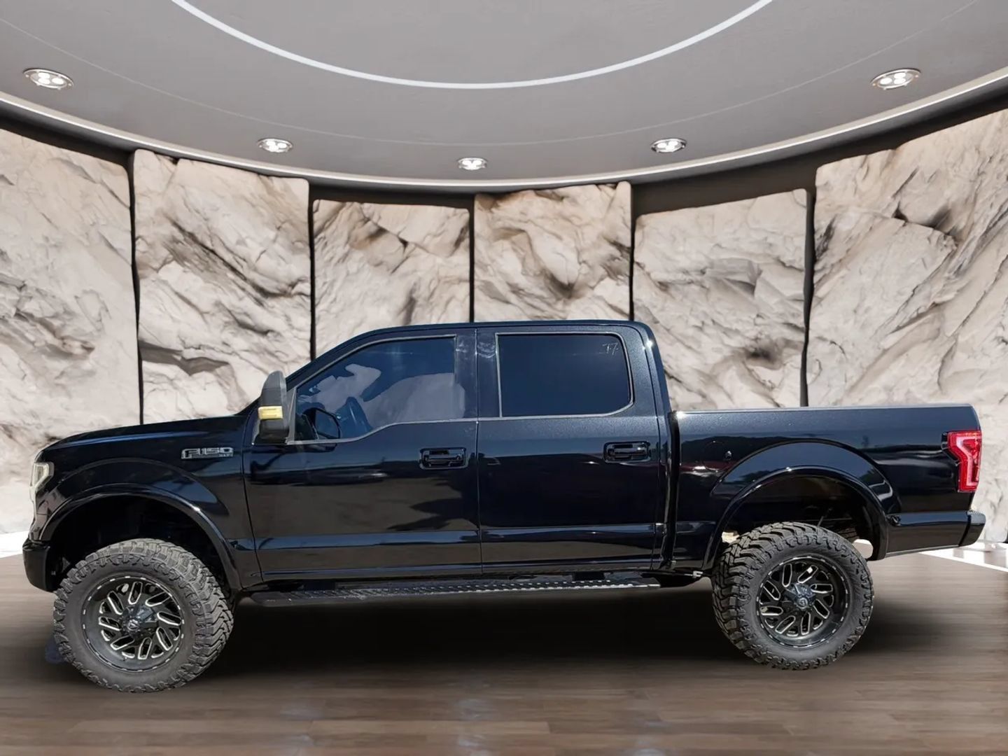 Used 2015 Ford F150 XLT w/ Equipment Group 302A Luxury AWD/4WD image 5