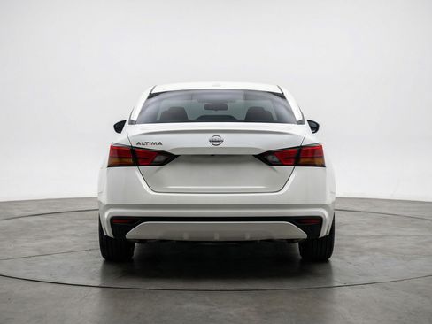 Used 2025 Nissan Altima 2.5 SV image 7