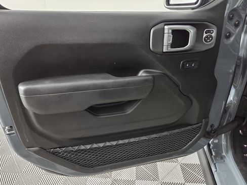 Certified 2025 Jeep Wrangler Willys image 24