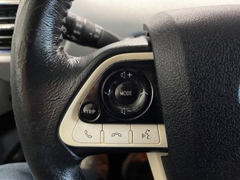 Used 2016 Toyota Prius Three Touring FWD image 22