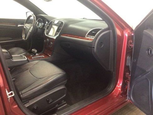 Used 2014 Chrysler 300 AWD w/ Driver Convenience Group image 11