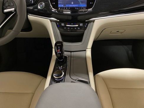 Used 2025 Cadillac XT6 Premium Luxury w/ Technology Package FWD image 14