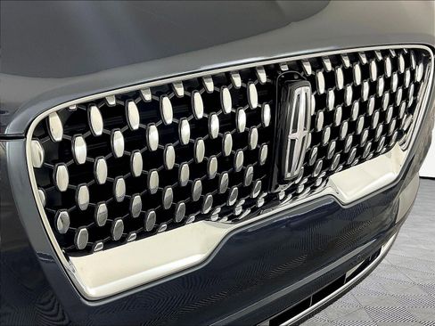 Used 2022 Lincoln Aviator Black Label w/ Dynamic Handling Package AWD/4WD image 32