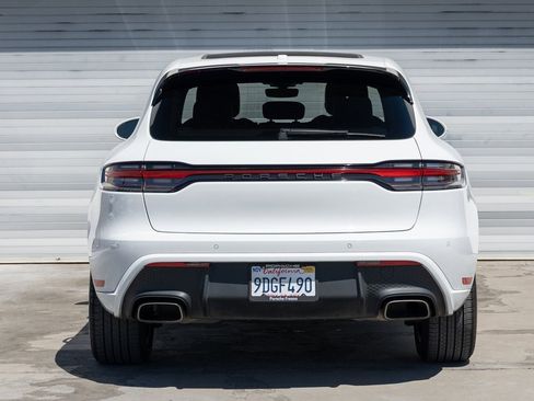 Certified 2023 Porsche Macan image 6