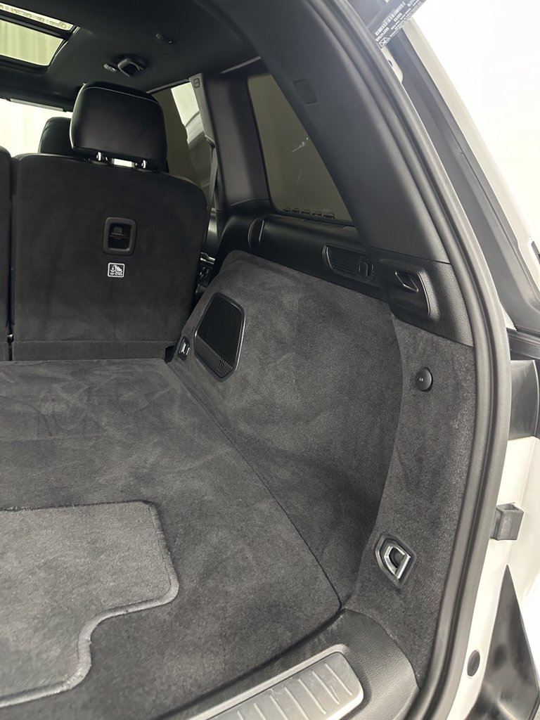 Used 2023 Jeep Grand Cherokee Overland AWD/4WD image 30