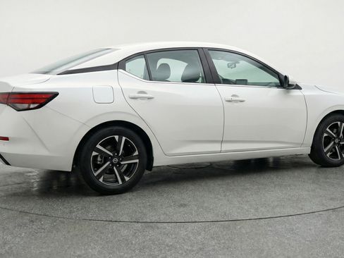 Used 2025 Nissan Sentra SV FWD image 9