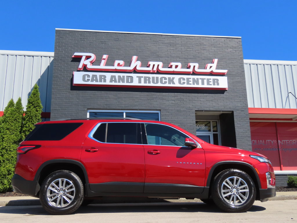 Used 2023 Chevrolet Traverse LT w/ LPO, Floor Liner Package AWD/4WD image 3