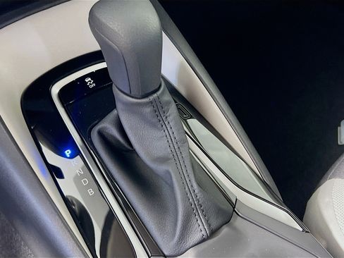 Used 2025 Toyota Corolla LE image 24