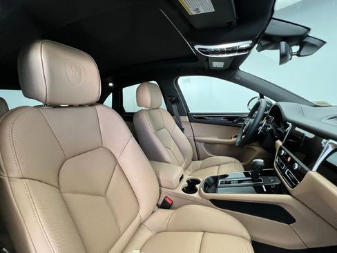 Used 2026 Porsche Macan image 18