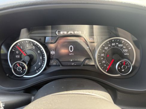 New 2026 RAM 1500 Express AWD/4WD image 11