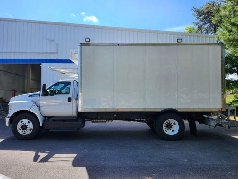 Used 2023 Ford F650 2WD Regular Cab Super Duty image 2
