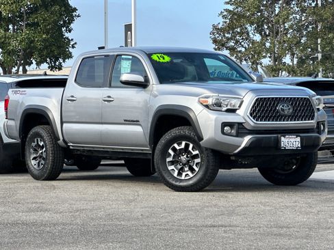 Used 2019 Toyota Tacoma 2WD Double Cab image 2