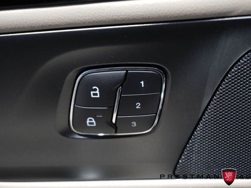 Used 2025 Lincoln Nautilus Premier AWD/4WD image 21
